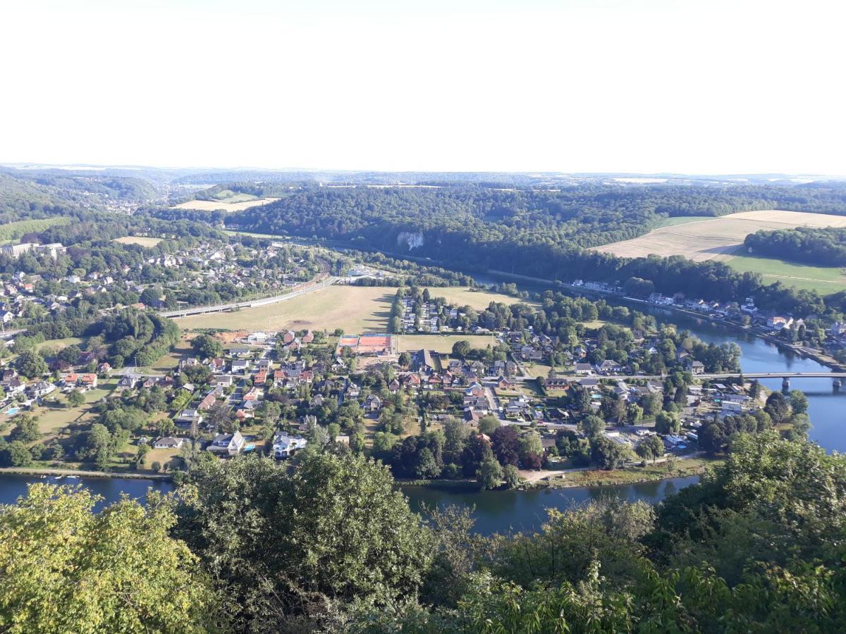 Maison Et Velos A Godinne Dans La Vallee De La Meuse Екстер'єр фото